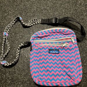 KAVU Chevron Crossbody Bag in Pink and Blue